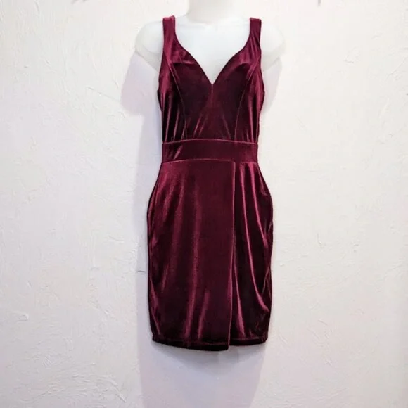 Midnight Doll Velvet Cocktail Dress Womens 5 Burgundy Dark Romantic Formal Mini - Picture 1 of 7